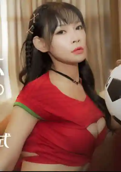 何苗封面照片寫真