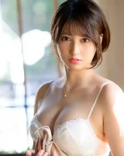 本田瞳封面照片寫真