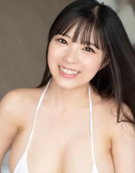 まなみ静奈第1張寫真