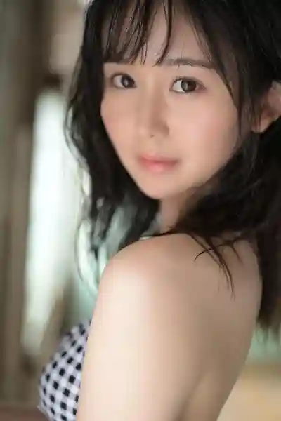 小坂七香封面照片寫真
