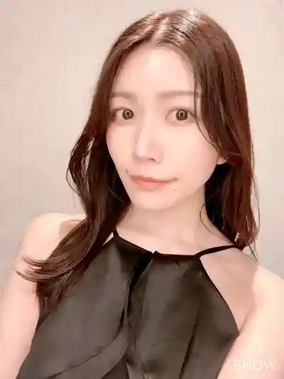 戶川奈美封面照片寫真