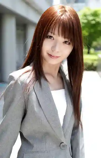 栄倉彩封面照片寫真