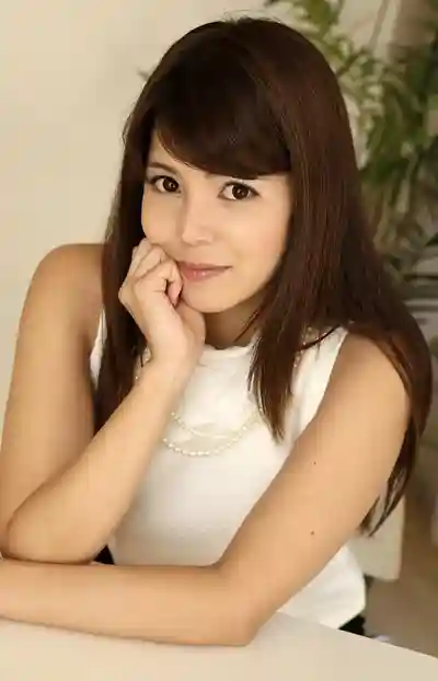 橋本怜奈封面照片寫真