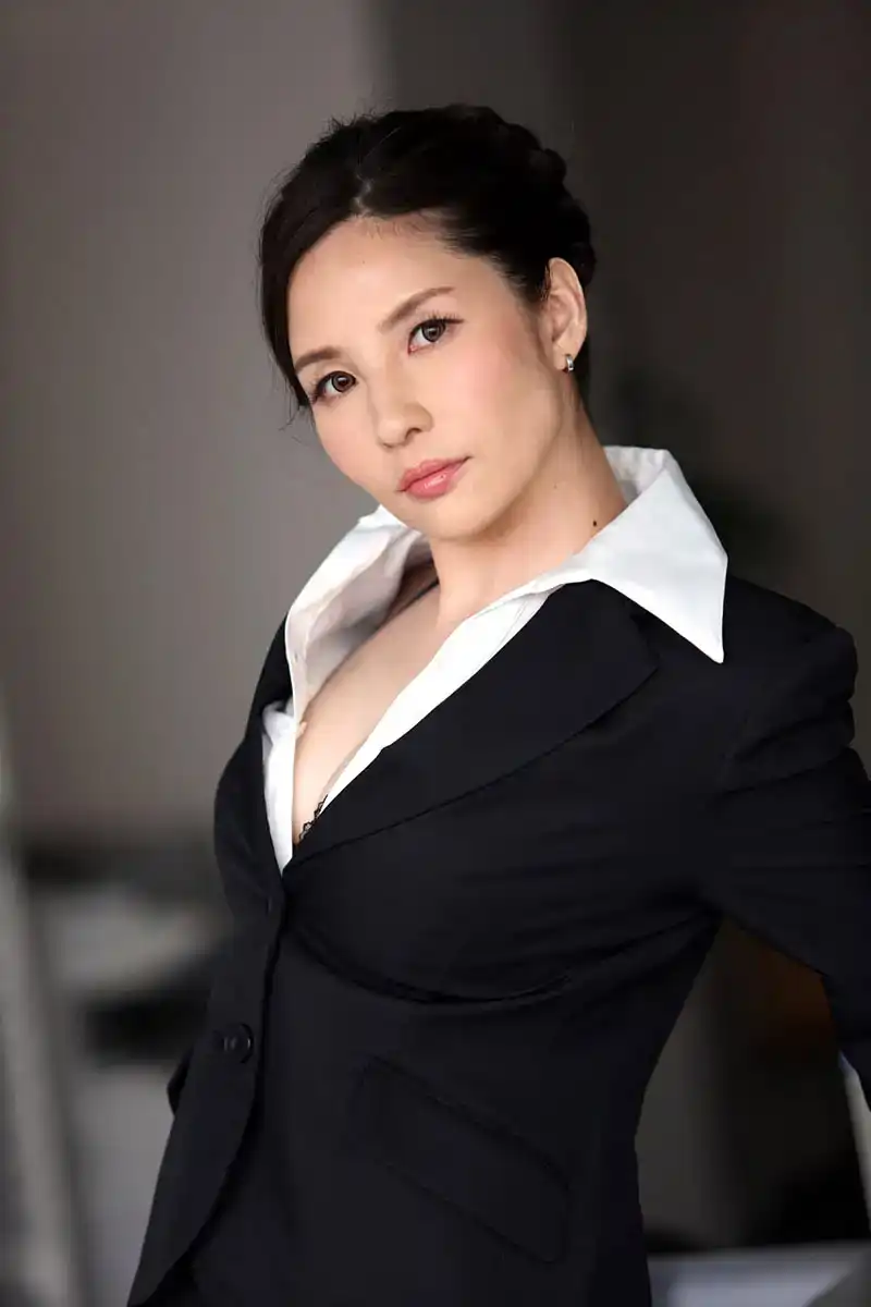 上条藍第24張寫真