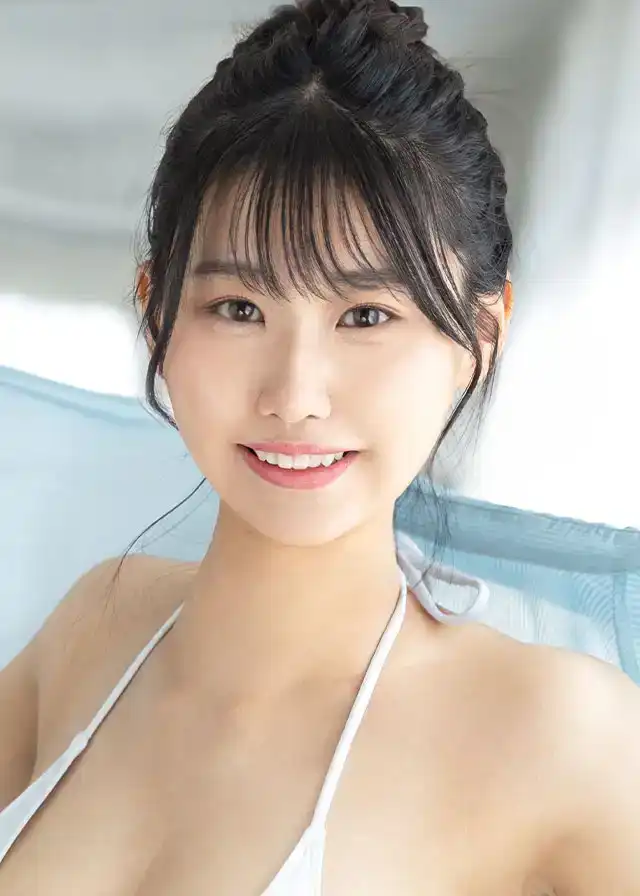 日向理亜第1張寫真