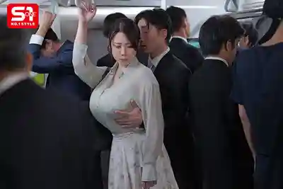 SONE-508 擠爆末班車！醉醺醺OL的K杯誘惑，忍不住上手狂摸後她竟迷上我的技術 ~ 湊羽琉 的劇照8