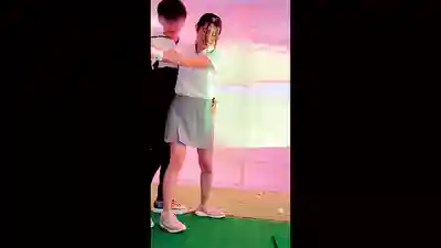 HRSM-094 模擬高爾夫一對一教學的癡漢玩法 ~ 新垣まりん 逢月ひまり 浜辺栞帆 汐梨的劇照8