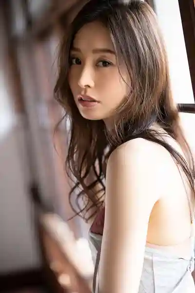 夏目彩春封面照片寫真
