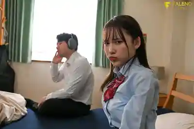 FNS-028 男友雞巴軟綿綿的性愛根本無法滿足...他爸卻是有着超猛絕倫大屌的大叔 用狂野活塞抽插灌滿小穴濃精的不倫中出 ~ 御園桃 的劇照10