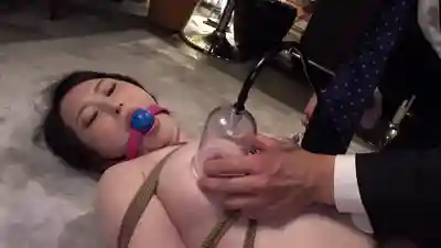 CMC-324 女總裁被調教成母狗 娛樂圈的黑暗交易 ~ 九十九こう的劇照14