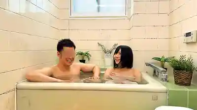 NGHJ-009 兄妹限定！超小浴室貼身混浴體驗！十年沒一起洗澡，妹妹翹臀若隱若現，胸部走光，忍不住直接內射開幹！ ~ 柏木小夏 下川紬 桃瀨日葵 的劇照12