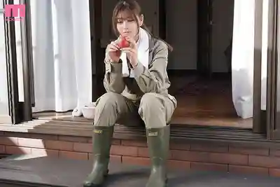 MIAB-482 少子化危機！村莊快要消失啦！脫光後驚豔G杯美胸勾引全村男人，田舍娘排卵日瘋狂求中出 ~ 佐山由依 的劇照12