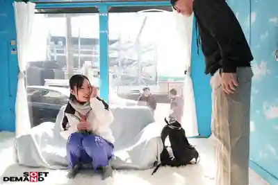 SDMM-200 魔鏡號 溫柔體貼的美女經理幫處男開葷，沒想到對方是絕倫男優，狂抽猛送不顧潮吹抽搐，無套內射根本停不下來！ 的劇照4