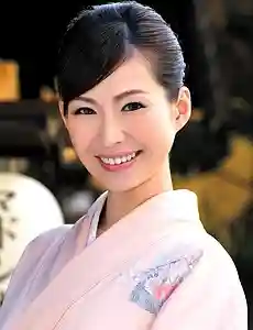 潮见百合子封面照片寫真
