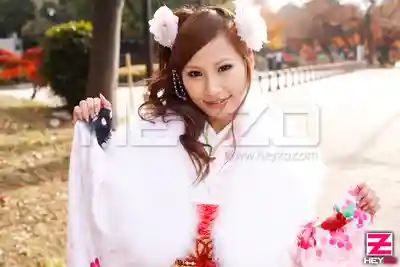 HEYZO-0223 G罩杯爆乳正妹成人禮狂歡，雙重內射爽翻天！晴著凌亂超誘人 ~ 成美雪菜的劇照1