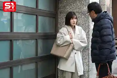 SONE-728 單親媽媽夜裡孩子睡了後搞パパ活 用媚藥逃避現實爽到起飛 ~ 奥田咲的劇照11