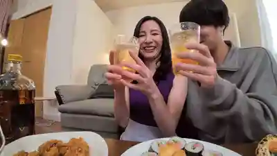 CEMD-693 前藝人3年B班成員在AV片場被灌醉後大亂鬥 ~ 月野ゆりね的劇照1