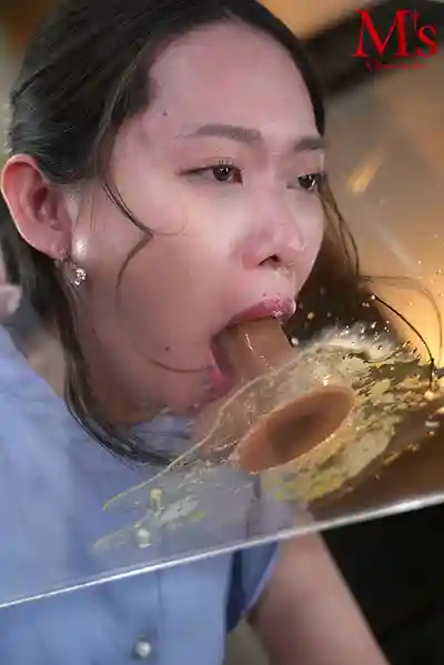 MVSD-649 喉爆口爆狂飲精！頂級人妻被虐到翻白眼 喉嚨深處狂幹吞精イラマチオ ~ 三池小春的劇照6