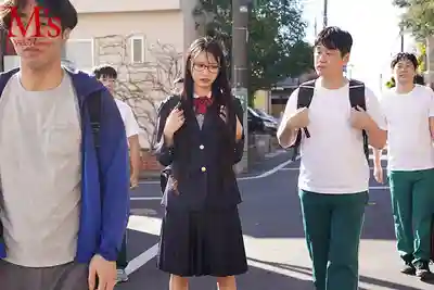 MVSD-650 盛夏媚藥狂歡合宿 精液連射接力賽！越被中出越敏感！旅館裏的輪奸最後讓我高潮到失控 ~ 月野江翠 的劇照9