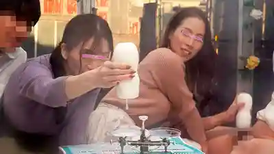 DVMM-252 魔鏡顏出MM號 美豔人妻限定  和閨蜜大PK！童貞男的逆搭訕射精對決 5 ~ 月見伊織 二宮和香 最上もも 逢阪瞳 鈴木真夕 的劇照14