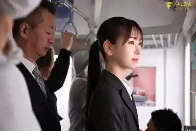 FNS-077 每天早上上班的電車上都要被一羣癡漢調教兩小時的柔體OL ~ 森彩美 的劇照10