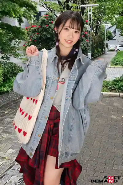 SDMM-202 逆轉魔鏡號第11彈：街頭搭訕時尚妹子拍照滿足虛榮心，騙進魔鏡號反轉視角，在素描會場公開激戰！ ~ 結月莉亞 姫川かのん 二葉惠麻 月乃あや 的劇照5