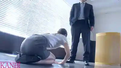 KBR-026 人妻祕書 背德舔舐契約 ~ 鬆岡鈴 的劇照11