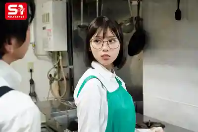 SONE-769 在酒吧和不起眼的素人妹子喝酒後...竟然是個超愛啪啪的色色怪物，榨到精液透明 ~ 兒玉七海 的劇照16