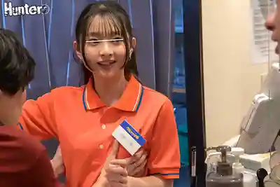HUNTC-378 無限插爆KTV！想唱就唱，想幹就幹的定額爽翻天 ~ 湊波流 皆月光 深月芽衣 彩葉ゆな 望月蕾 雨村梨花 的劇照15