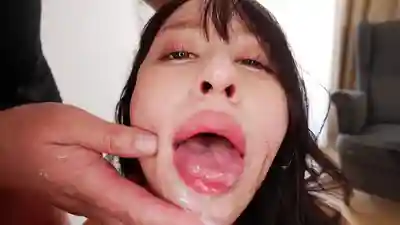 YMRK-051 獨居女大學生成目標，鬼畜團伙闖家門強制中出侵犯 受害者N.M醬的劇照19