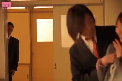 MIDA-219 失禁女教師NTR：未婚夫面前被變態教導主任的媚藥肉棒徵服，早漏中毒 ~ 野宮杏 的劇照16