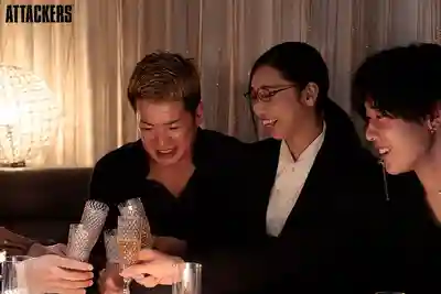 ADN-706 一擊必殺！迷上夜店的低調巨乳熟女 債務監禁調教 ~ 白峰郁美的劇照4