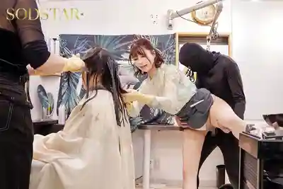 START-368 SODSTAR×SENZ-性愛融入日常- 隨時隨地做愛的美容院 表參道熱門店 ~ 小倉由菜 唯井真尋的劇照2