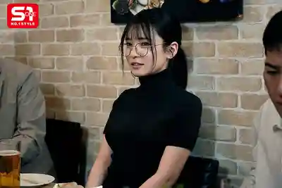 SONE-753 靦腆新人女職員出差相部屋後秒變超淫蕩小妖精，榨到精液都透明了 ~ 乃阪日和 的劇照9