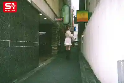 SONE-805 23歲慾求不滿的小少婦愛麗絲連衝4間情趣酒店偷情 ~ 花愛麗絲的劇照8