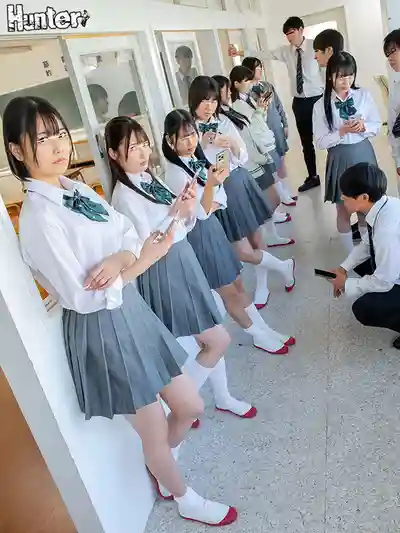 HUNTC-376 校園站街女學生2！單獨1.5？校內直接開戰免酒店費！談得好還能無套！ ~ 彩葉ゆな 廣瀬好美 市川りく 上阪芽衣 沙優七羽 的劇照7