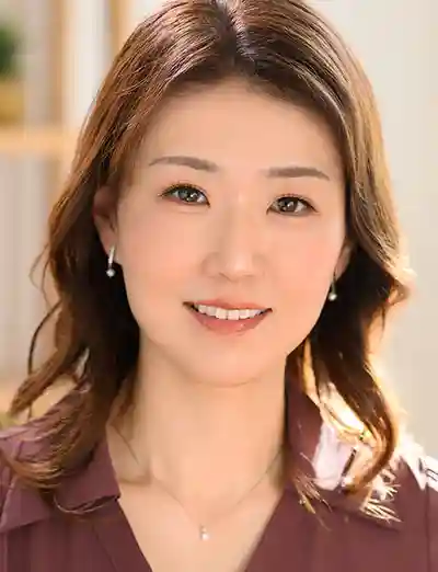 本月出道女優: 片平友理 封面