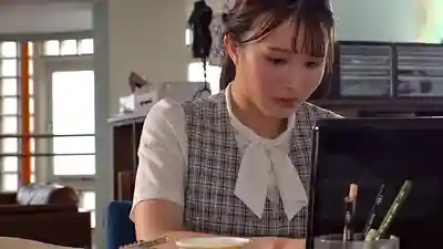 DOKS-641 辦公室裡偷偷喘氣，慾求不滿OL的絲襪角自慰 ~ 末広純 福田もも 美泉咲 和久井美兎 幾田真知的劇照10