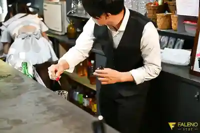 FNS-073 酒吧店長的極品肉便器：關西口音地雷系妹子被調教成癮 ~ 御園桃 的劇照2