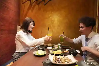 DANDY-899 路人忍不住多看一眼！微醺人妻上司街頭猝不及防熱吻點燃欲火，偷情癮根本停不下來 ~ 本田桃 優梨舞奈 水川かえで 的劇照5
