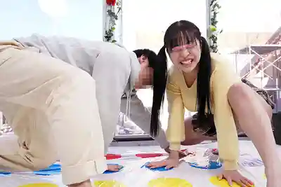 DVMM-264 顏出魔鏡號 H杯以上限定 情侶大換妻！爆乳女大學生挑戰男友互換戶外脫衣遊戲 貼身到不行閨蜜男友意外滑入直接中出 ~ 岡本莉裏 堀北実來 綾瀬舞菜 羽月乃蒼 的劇照11