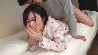 SUJI-281 哥哥分手後憋不住開始對我動手動腳，半夜趁我睡着直接無套開幹 ~ 皆瀨明裏 白石渚 市井結夏 的劇照12