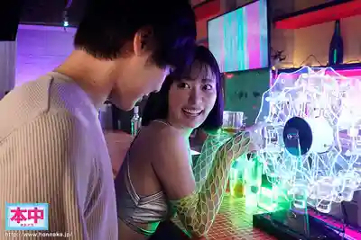 HMN-716 夜店巧遇火辣大姊姊，被誘惑帶進密室，翹臀狂扭舞姿讓我忍不住連連中出 ~ 美谷朱音的劇照10