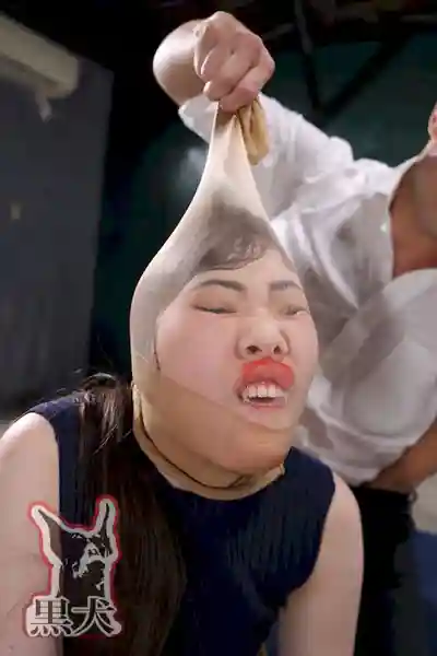 DOA-124 震驚！絕世美女居然玩絲襪變臉，臉崩到不行！~ 小花暖 彌生美月 西田卡莉娜 望月綾香 前乃菜菜 河合陽菜 有賀千里 竹內夏希 桐谷鈴音的劇照3