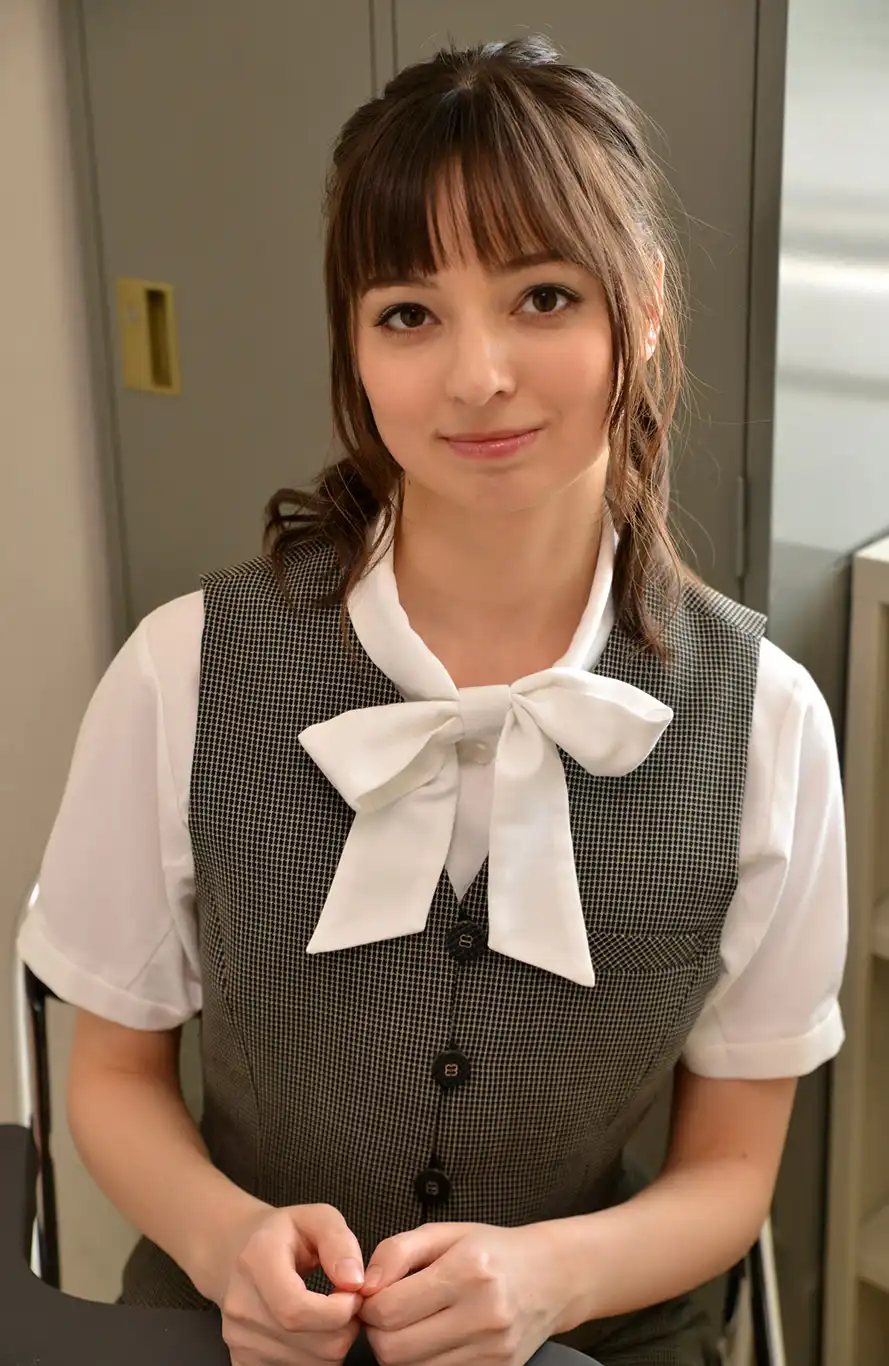 西田卡莉娜第74張寫真