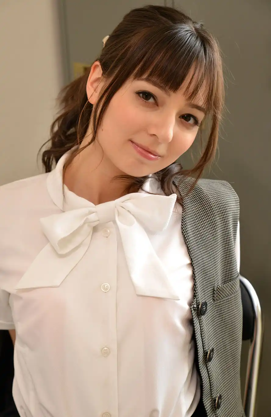 西田卡莉娜第318張寫真