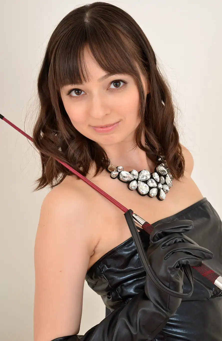 西田卡莉娜第379張寫真