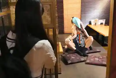 SVERS-002 搞定中華料理店火爆辣妹姐妹花後的日常與激情SEX ~ 池上乙葉 足立友梨 的劇照3