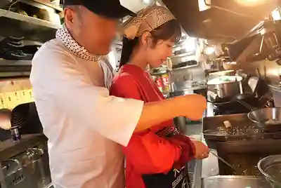 SVERS-002 搞定中華料理店火爆辣妹姐妹花後的日常與激情SEX ~ 池上乙葉 足立友梨 的劇照1