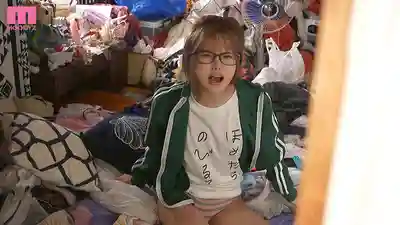 MIDA-168 十年不見，鹽系貧乳妹妹變成了喪宅女，微乳依舊勾人，乳首玩弄不停中出十發讓她徹底淪陷 ~ 鬆本一香 的劇照3